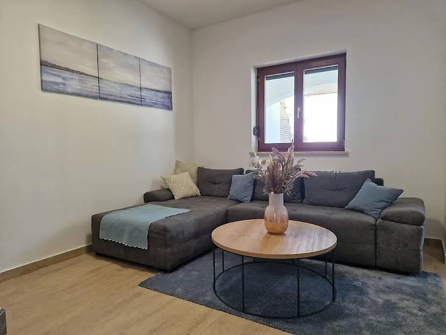 Villa Castanea - Kuca Za Odmor S Bazenom Kukci