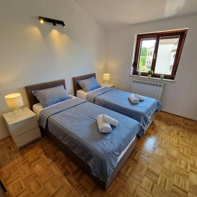 Villa Castanea - Kuca Za Odmor S Bazenom Kukci